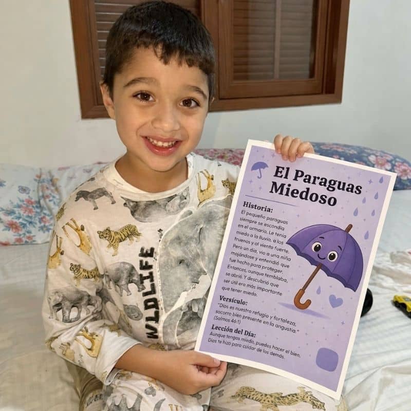 Niño coloreando ficha bíblica